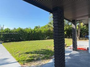 930 NE 163rd St, North Miami Beach FL 33162