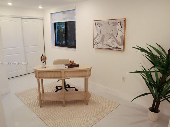 930 NE 163rd St, North Miami Beach FL 33162