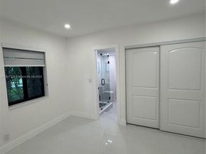 930 NE 163rd St, North Miami Beach FL 33162