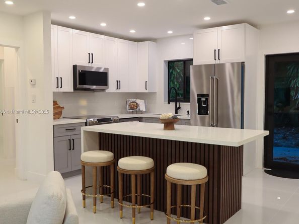 930 NE 163rd St, North Miami Beach FL 33162