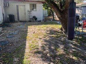 15 NE 130th St, North Miami FL 33161