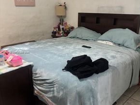 15 NE 130th St, North Miami FL 33161