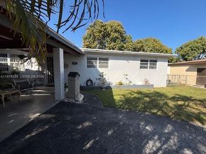 15 NE 130th St, North Miami FL 33161