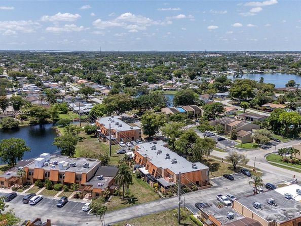 1541 NW 92nd Ave 186, Pembroke Pines FL 33024