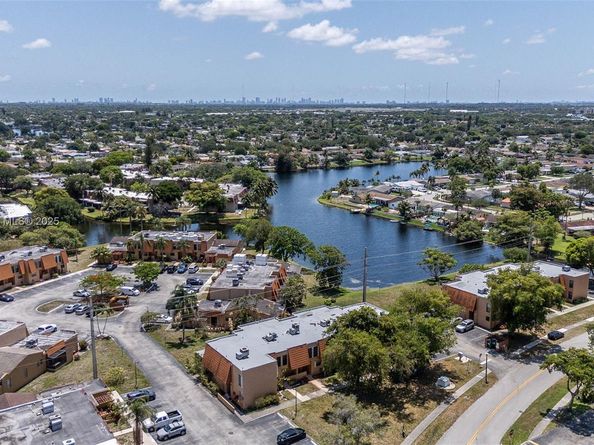 1541 NW 92nd Ave 186, Pembroke Pines FL 33024