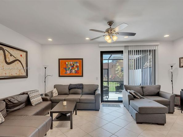 1541 NW 92nd Ave 186, Pembroke Pines FL 33024