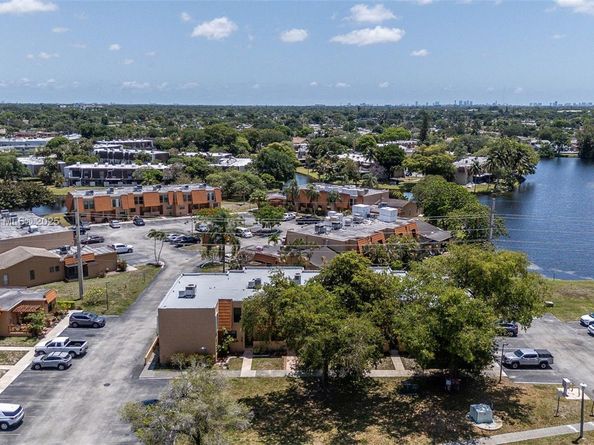 1541 NW 92nd Ave 186, Pembroke Pines FL 33024