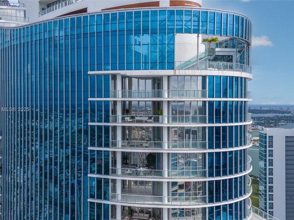 851 NE 1st Ave 5312, Miami FL 33132