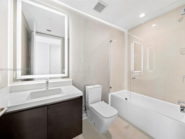 851 NE 1st Ave 5312, Miami FL 33132