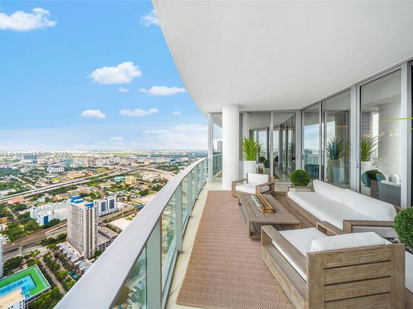 851 NE 1st Ave 5312, Miami FL 33132