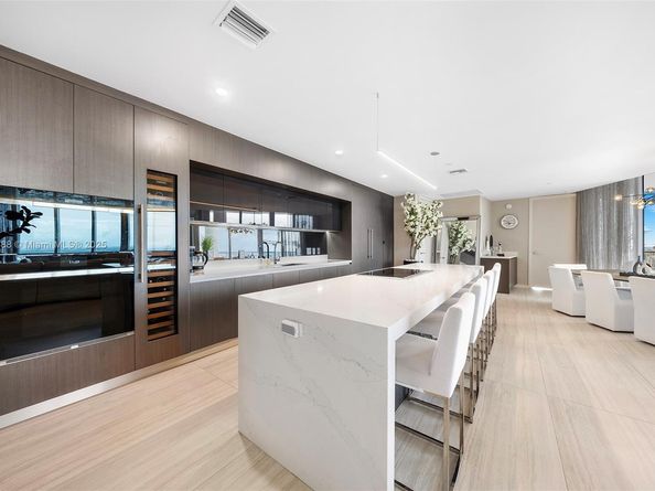 851 NE 1st Ave 5312, Miami FL 33132