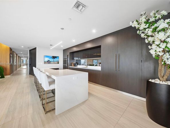 851 NE 1st Ave 5312, Miami FL 33132