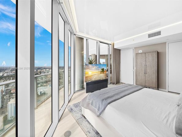 851 NE 1st Ave 5312, Miami FL 33132