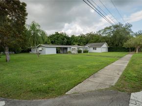8045 SW 128th St, Pinecrest FL 33156