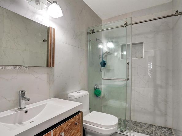 631 E 53rd St, Hialeah FL 33013