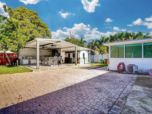 631 E 53rd St, Hialeah FL 33013