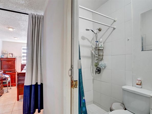 631 E 53rd St, Hialeah FL 33013