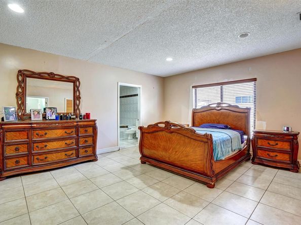 631 E 53rd St, Hialeah FL 33013