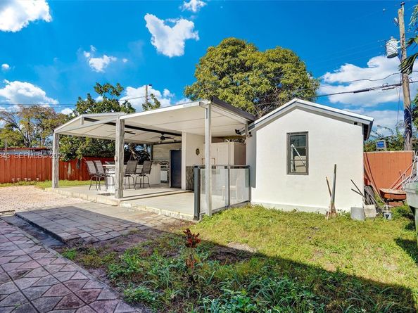 631 E 53rd St, Hialeah FL 33013