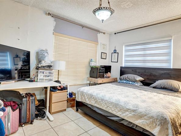 631 E 53rd St, Hialeah FL 33013