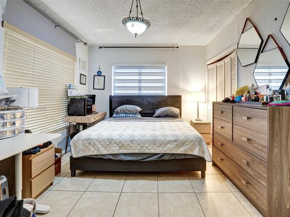 631 E 53rd St, Hialeah FL 33013