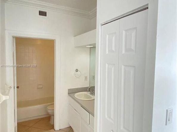 1559 Michigan Ave 305, Miami Beach FL 33139