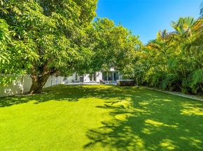 3166 Royal Palm Ave, Miami Beach FL 33140