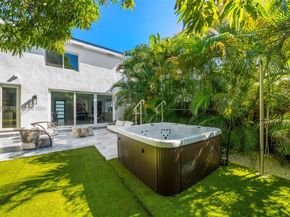 3166 Royal Palm Ave, Miami Beach FL 33140