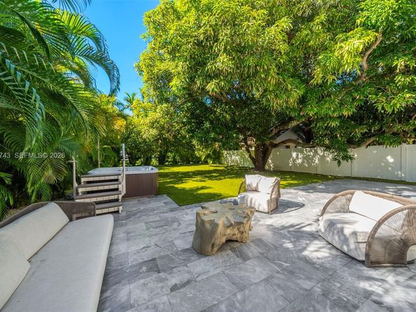 3166 Royal Palm Ave, Miami Beach FL 33140