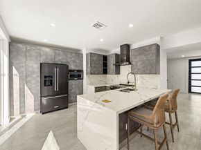 3166 Royal Palm Ave, Miami Beach FL 33140