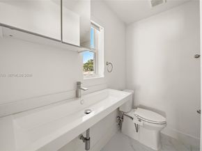 3166 Royal Palm Ave, Miami Beach FL 33140