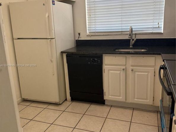 1791 NW 96th Ter 4F, Pembroke Pines FL 33024