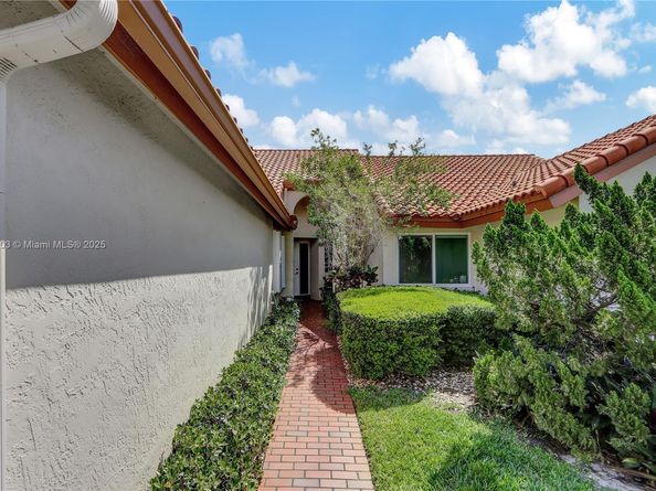 23273 Water Cir, Boca Raton FL 33486