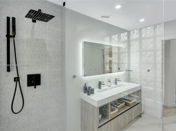 23273 Water Cir, Boca Raton FL 33486