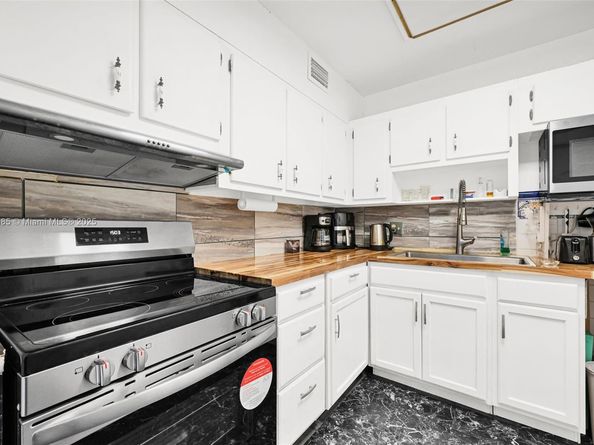 2841 NE 163rd St 710, North Miami Beach FL 33160