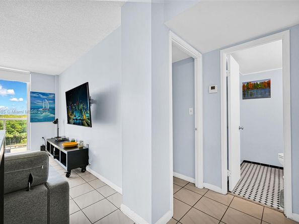 2841 NE 163rd St 710, North Miami Beach FL 33160