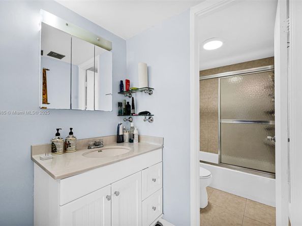 2841 NE 163rd St 710, North Miami Beach FL 33160