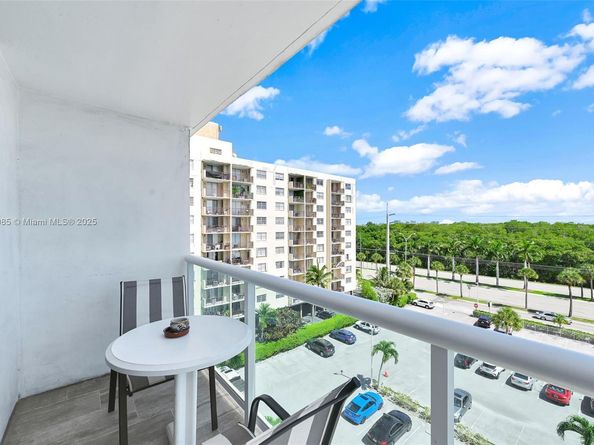 2841 NE 163rd St 710, North Miami Beach FL 33160
