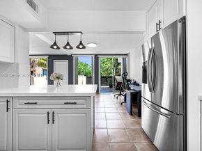 9133 Fontainebleau Blvd 5, Miami FL 33172