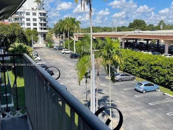 8107 SW 72nd Ave 423E, Miami FL 33143
