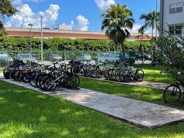 8107 SW 72nd Ave 423E, Miami FL 33143