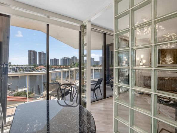 3610 Yacht Club Dr 508, Aventura FL 33180