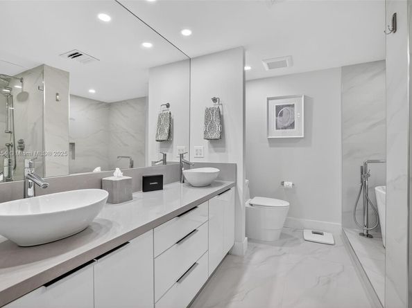 3610 Yacht Club Dr 508, Aventura FL 33180