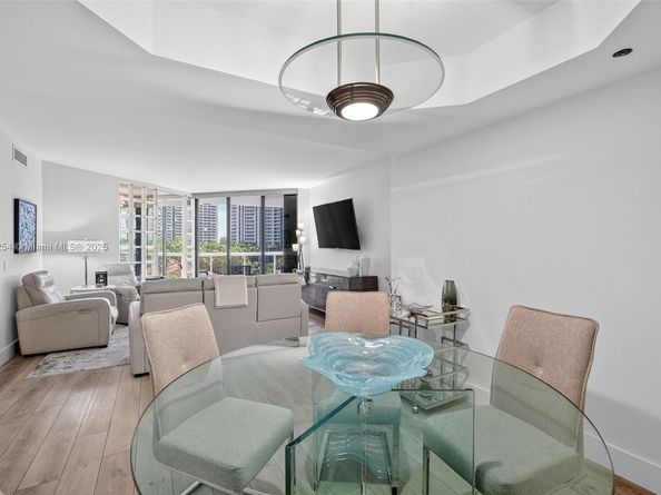 3610 Yacht Club Dr 508, Aventura FL 33180