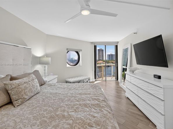 3610 Yacht Club Dr 508, Aventura FL 33180