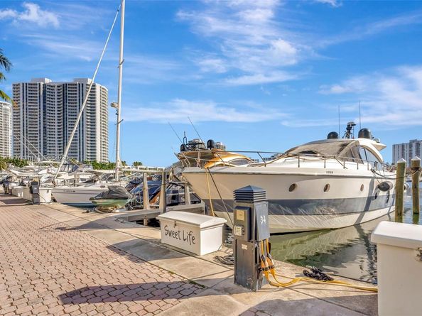 3610 Yacht Club Dr 508, Aventura FL 33180