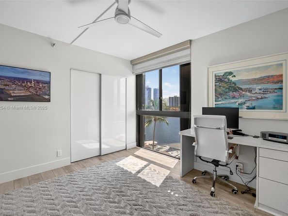 3610 Yacht Club Dr 508, Aventura FL 33180