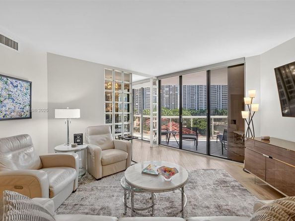 3610 Yacht Club Dr 508, Aventura FL 33180