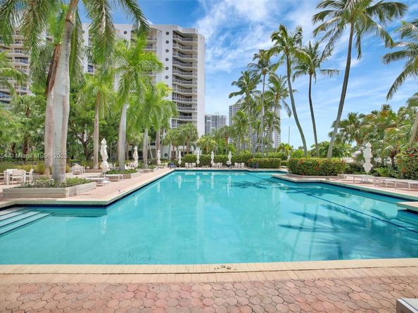 3610 Yacht Club Dr 508, Aventura FL 33180