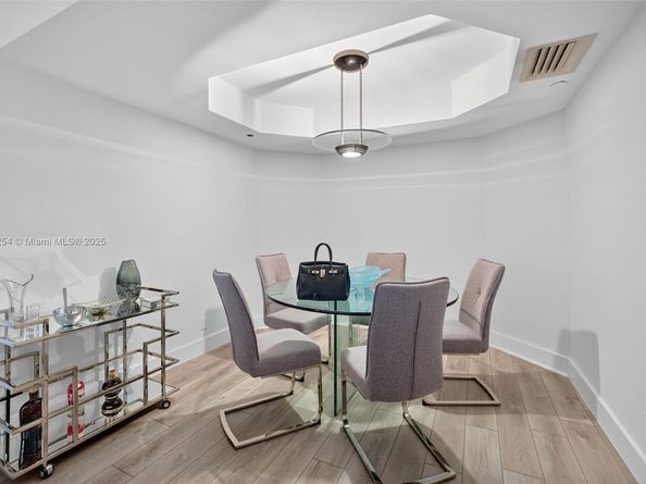 3610 Yacht Club Dr 508, Aventura FL 33180